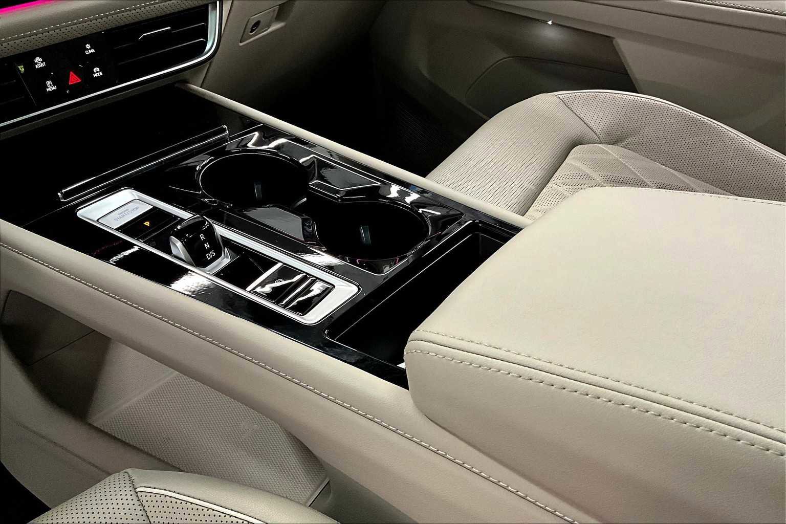 Used 2025 Volkswagen Atlas SEL Premium R-Line image 20