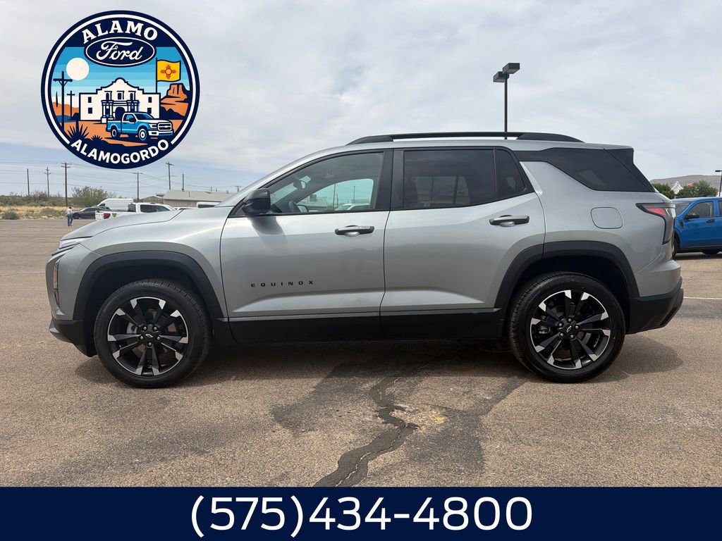 Used 2025 Chevrolet Equinox RS AWD/4WD image 2
