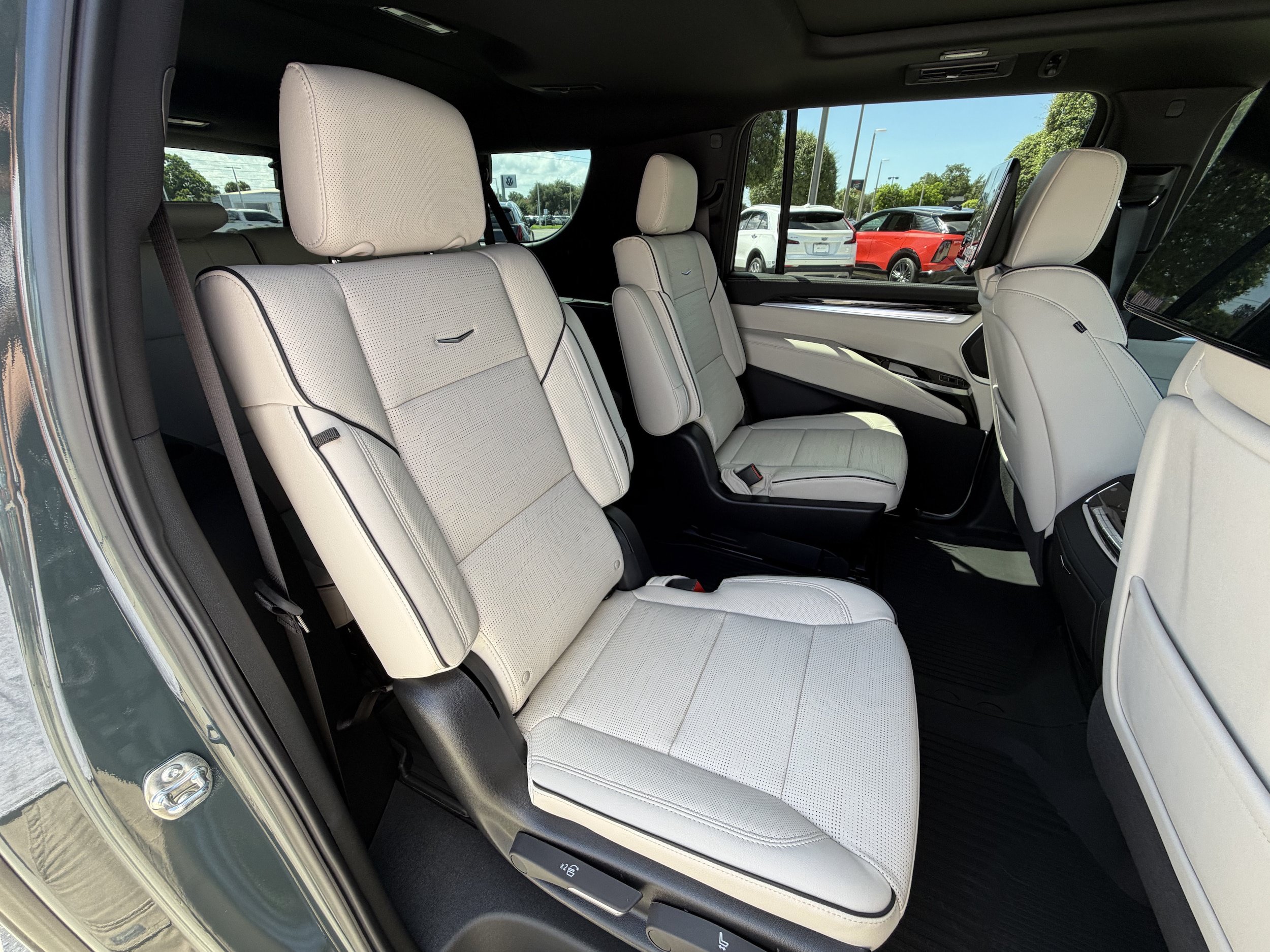 New 2026 Cadillac Escalade ESV Sport w/ Touring Package AWD/4WD image 19