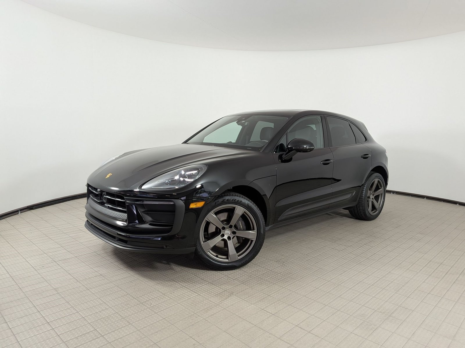 Certified 2026 Porsche Macan AWD/4WD image 1