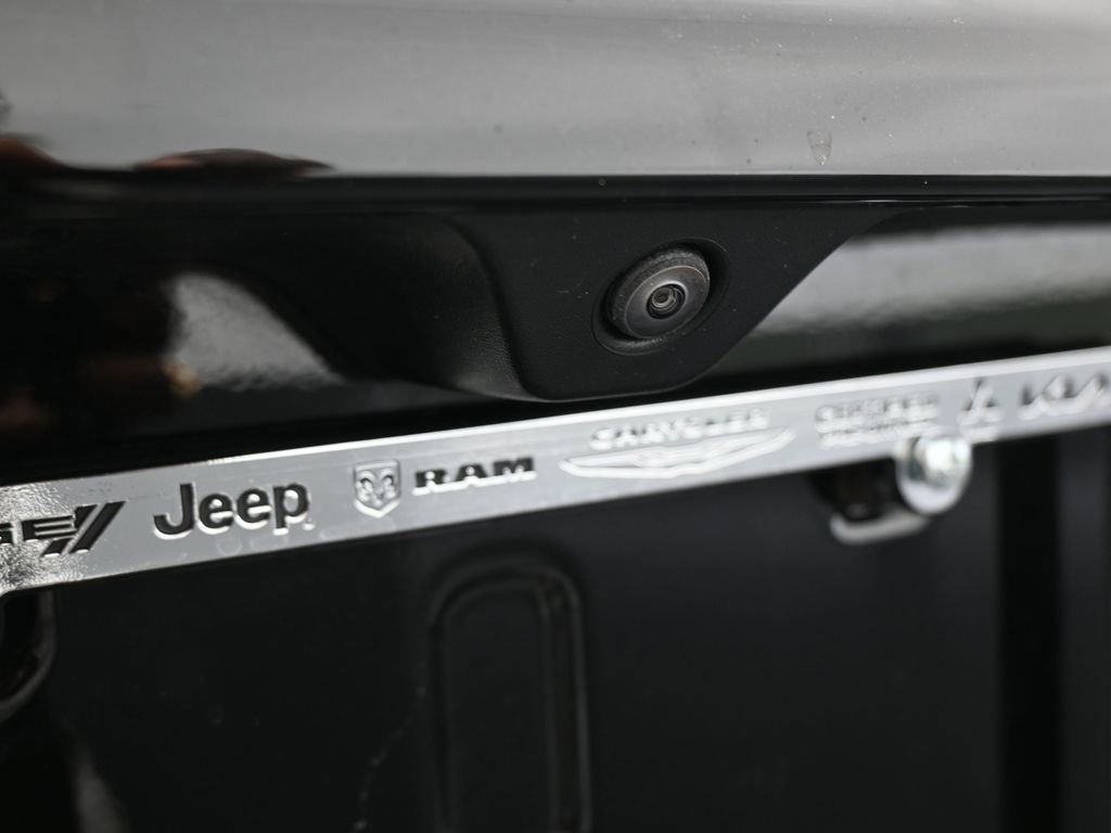 Used 2024 Jeep Compass Latitude image 28