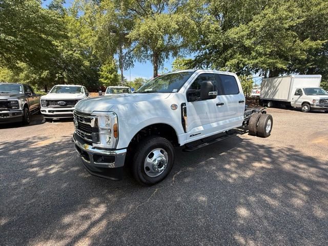 New 2025 Ford F350 XL w/ XL Chrome Package image 2