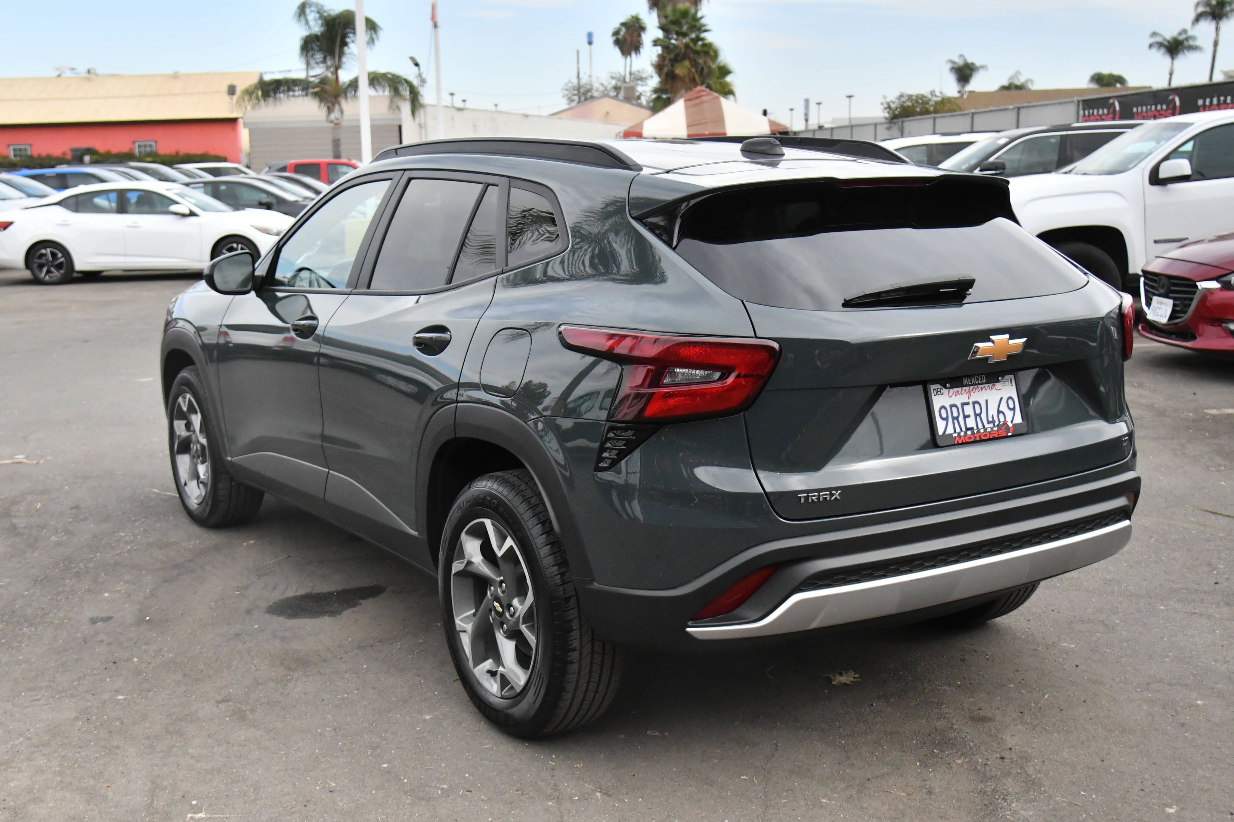 Used 2025 Chevrolet Trax LT FWD image 6
