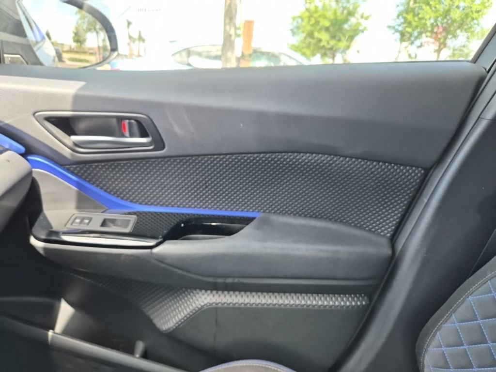 Used 2021 Toyota C-HR XLE image 15