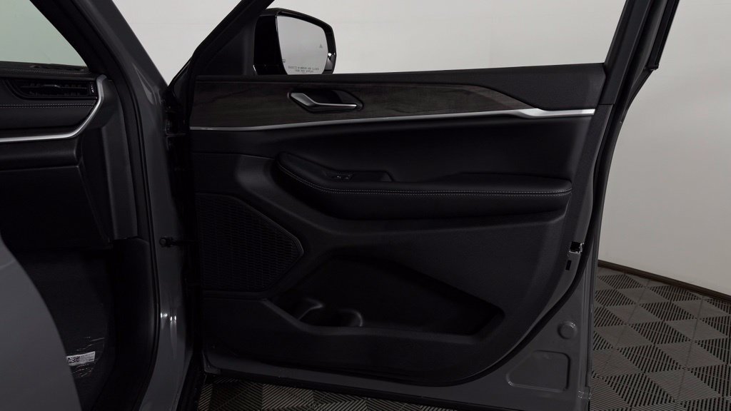 New 2027 Jeep Grand Cherokee L Limited AWD/4WD image 33