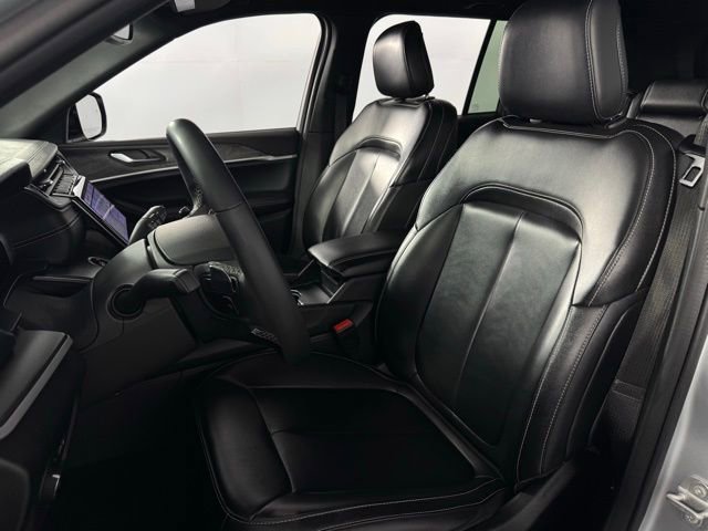 Used 2024 Jeep Grand Cherokee Limited image 12