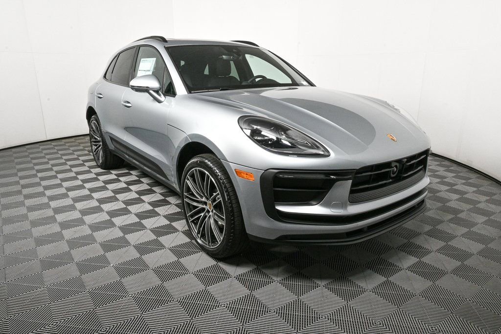Certified 2026 Porsche Macan AWD/4WD image 26