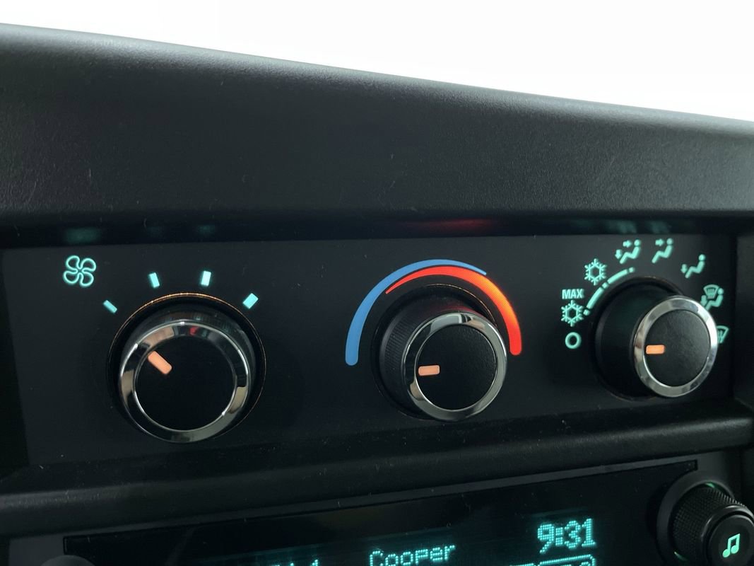 Used 2019 Chevrolet Express 2500 image 21