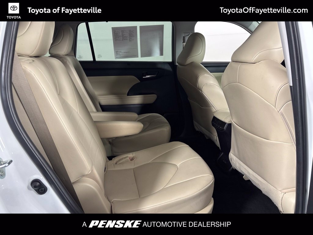 Used 2023 Toyota Highlander XLE FWD image 10