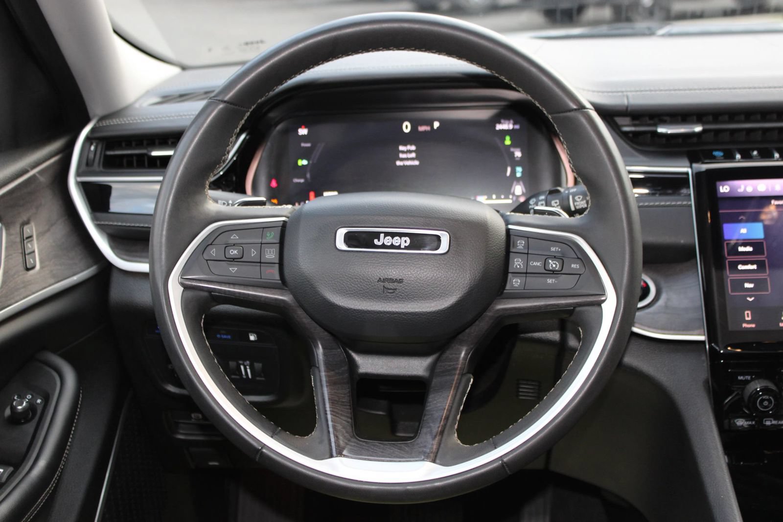 Used 2022 Jeep Grand Cherokee Limited 4xe AWD/4WD image 24