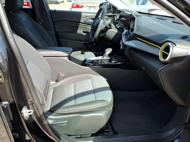 Used 2026 Chevrolet Trax LT FWD image 12