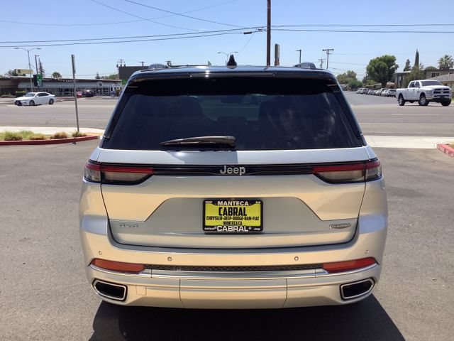 Used 2024 Jeep Grand Cherokee Summit AWD/4WD image 29