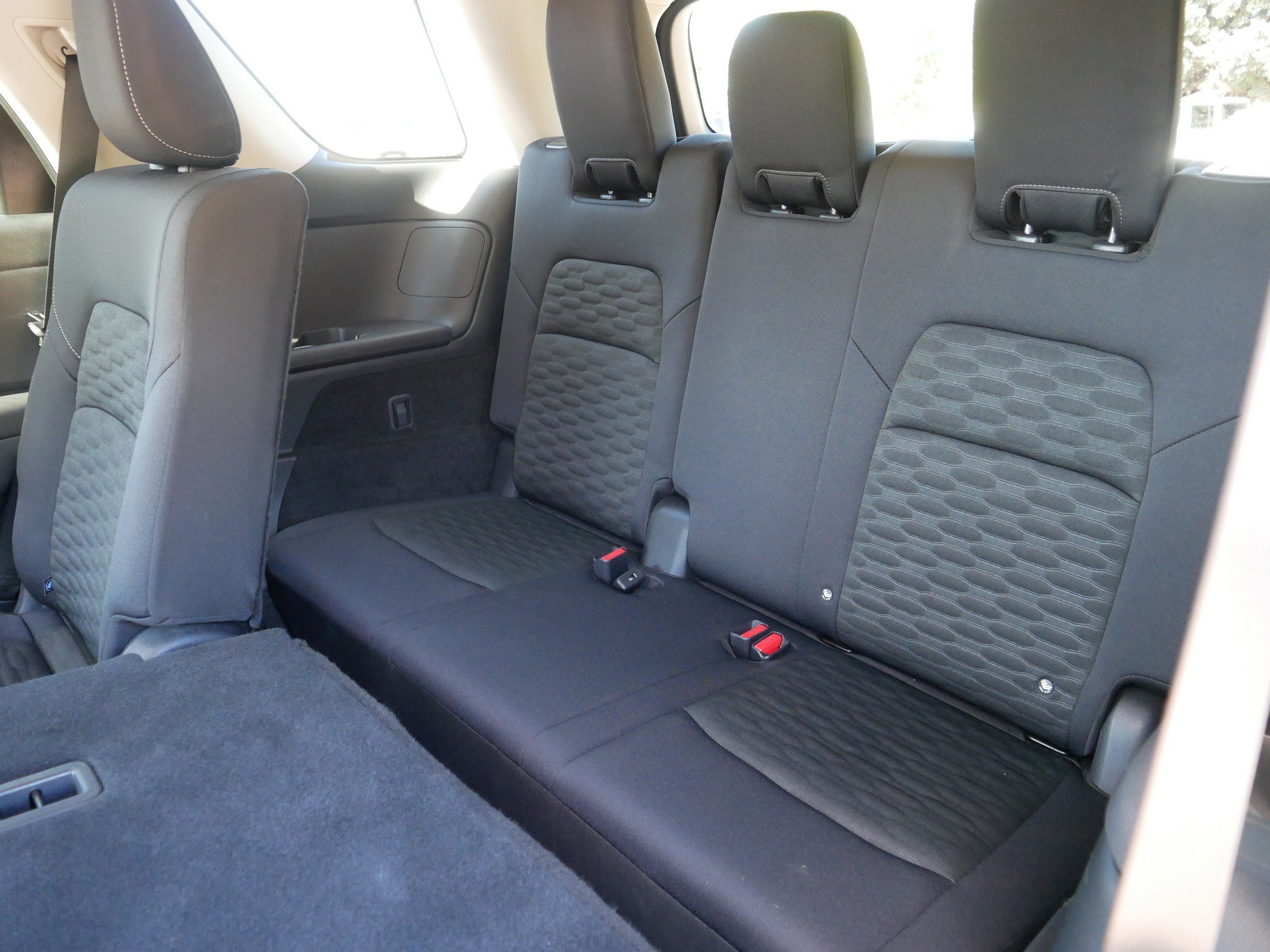 Used 2025 Nissan Pathfinder SV image 35