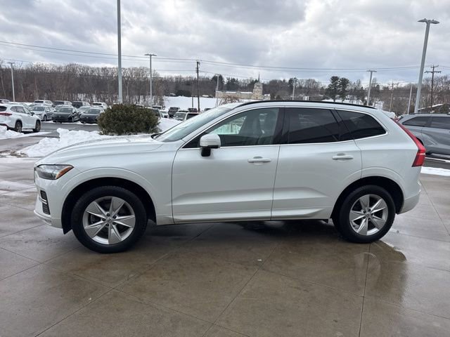 Used 2022 Volvo XC60 B5 Momentum image 4