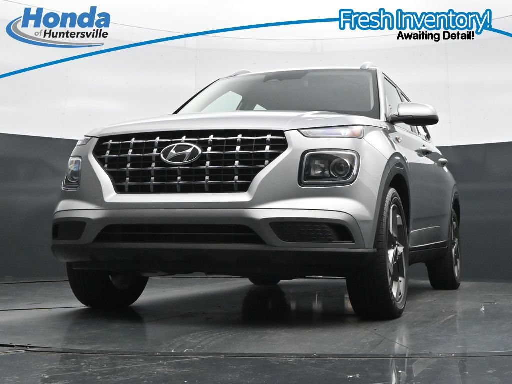 Used 2025 Hyundai Venue SEL FWD image 29