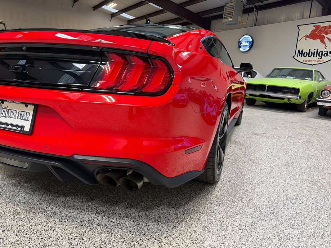Used 2022 Ford Mustang GT Premium w/ Black Accent Package RWD image 16