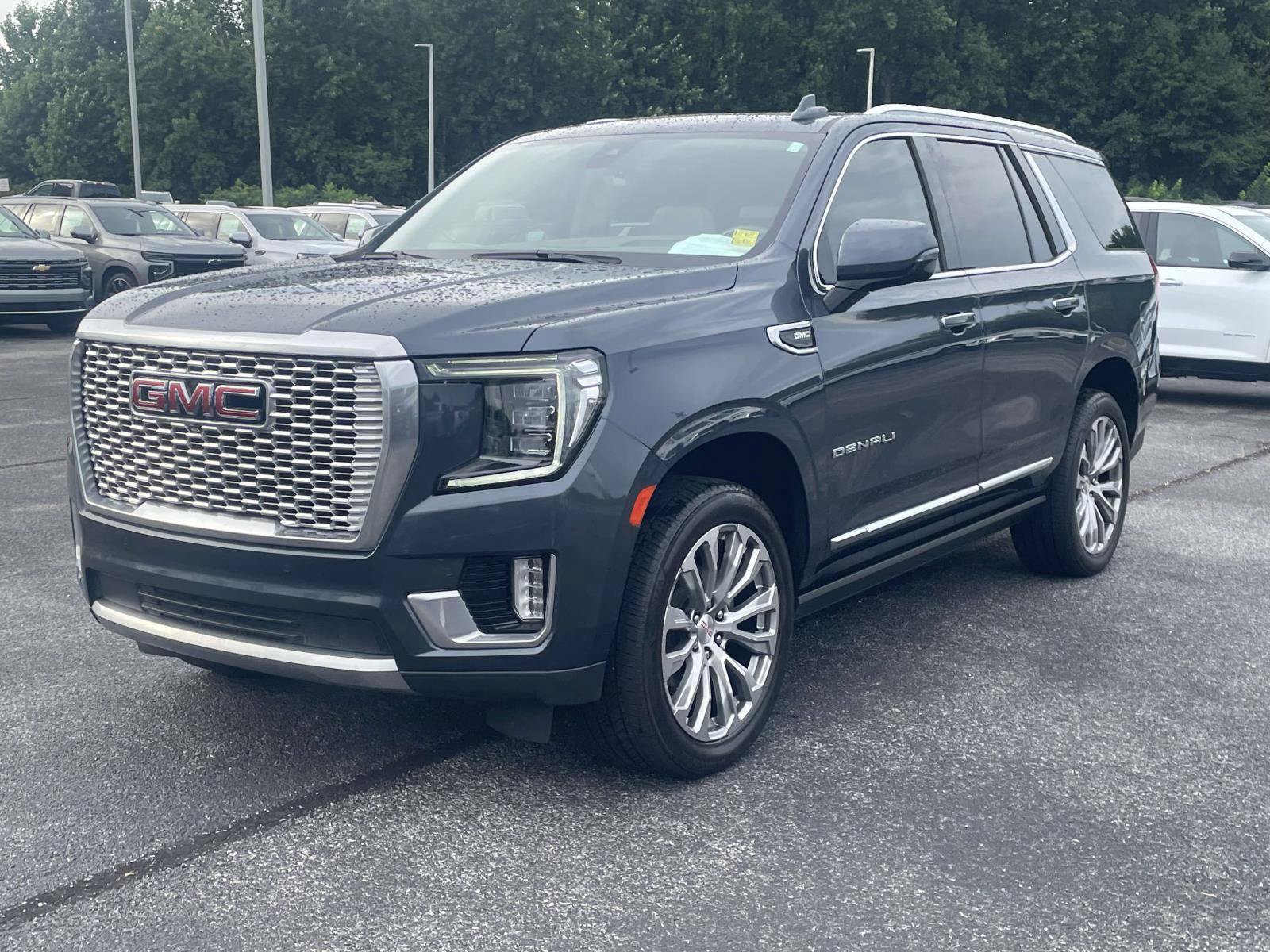 Used 2021 GMC Yukon Denali w/ Denali Ultimate Package AWD/4WD image 11