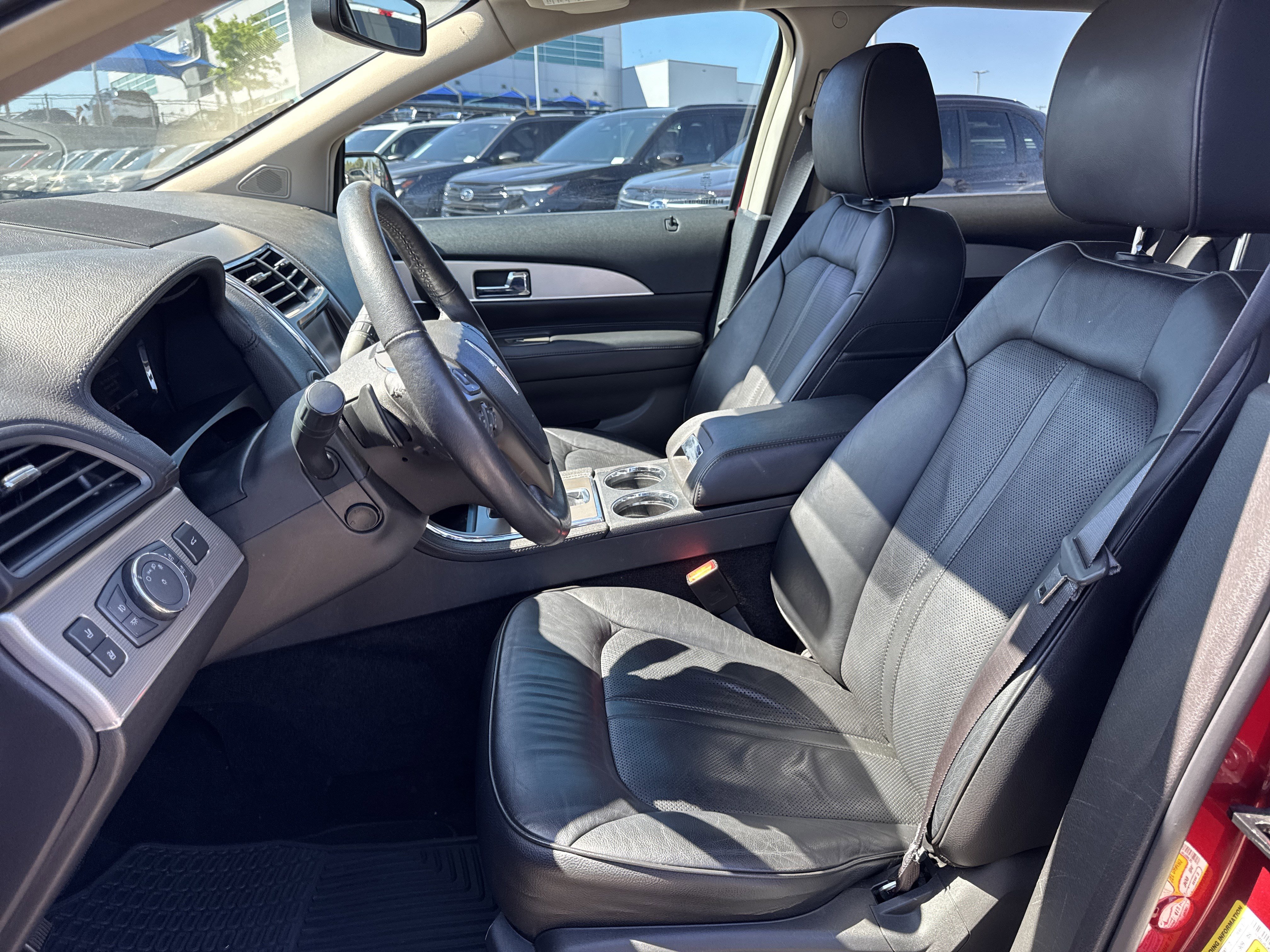 Used 2014 Lincoln MKX FWD w/ Equipment Group 101A image 23