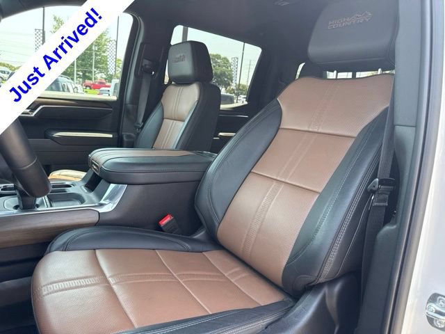 Used 2025 Chevrolet Silverado 1500 High Country w/ Technology Package AWD/4WD image 9