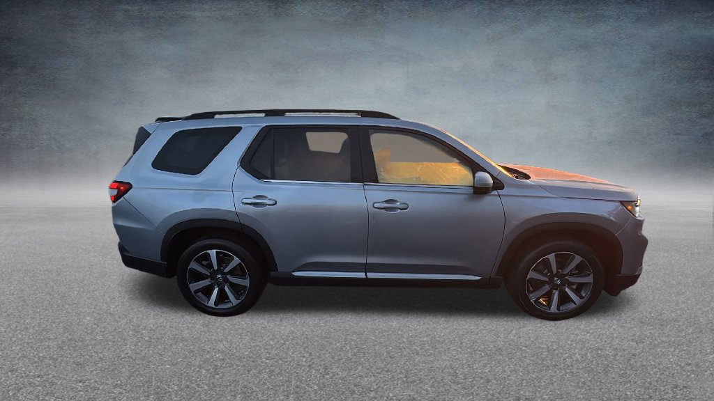 Used 2023 Honda Pilot Touring image 12