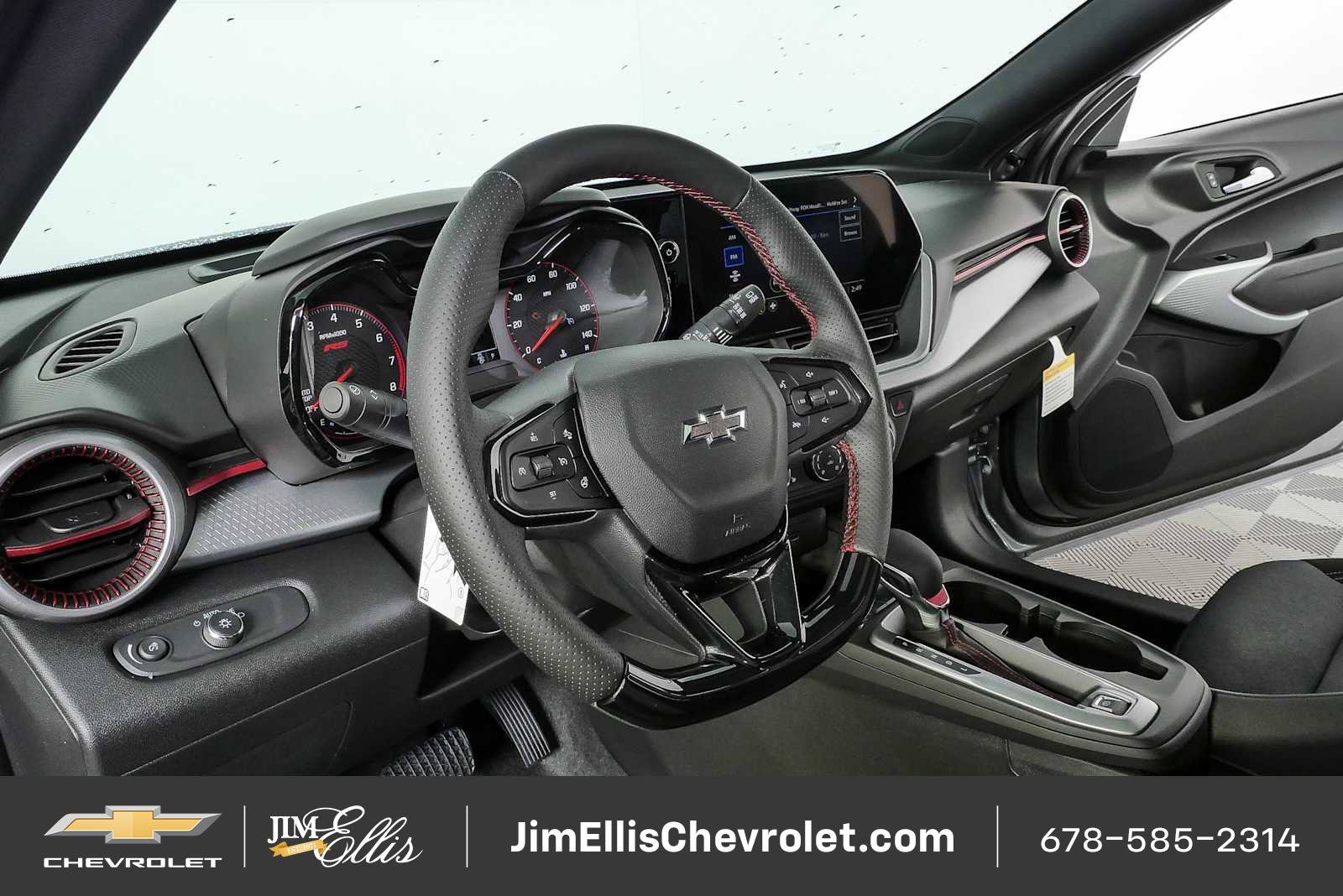 New 2026 Chevrolet Trax RS w/ Sunroof Package FWD image 4