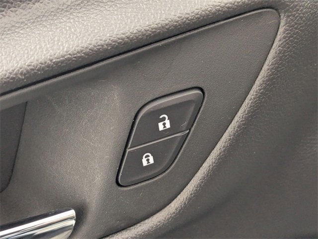 Used 2025 Chevrolet Trax LT w/ LT Convenience Package image 11