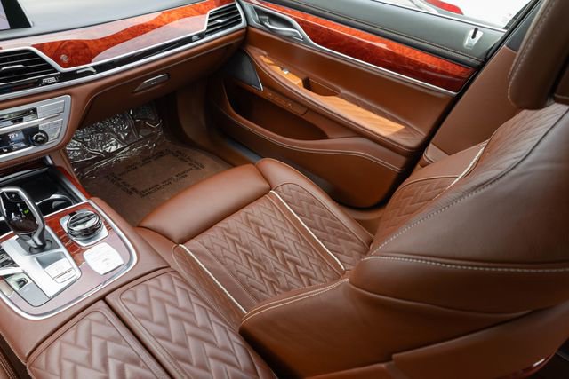 Used 2021 BMW ALPINA B7 xDrive w/ Luxury Rear Seating Package AWD/4WD image 27
