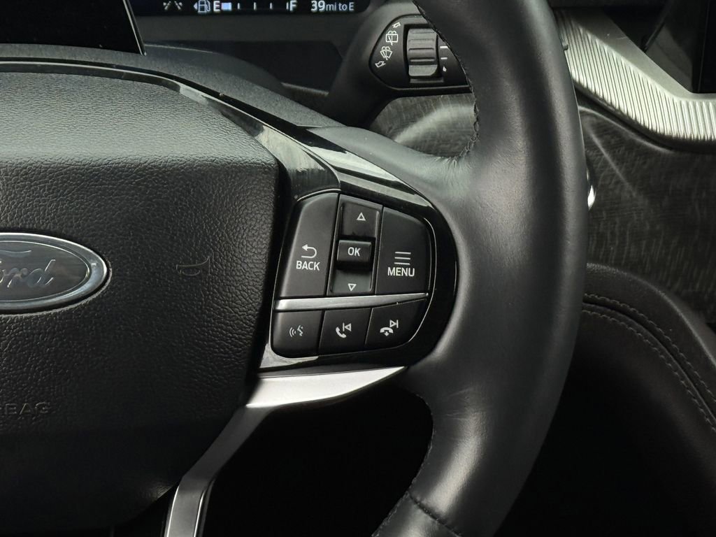 Used 2025 Ford Explorer Platinum w/ LUX Leather Package image 16