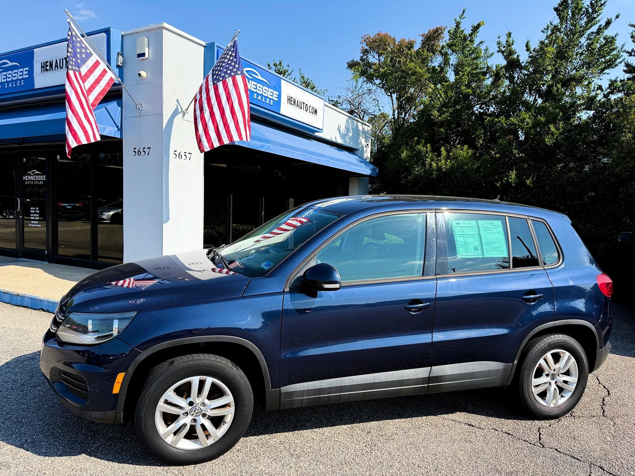 Used 2012 Volkswagen Tiguan LE FWD image 8