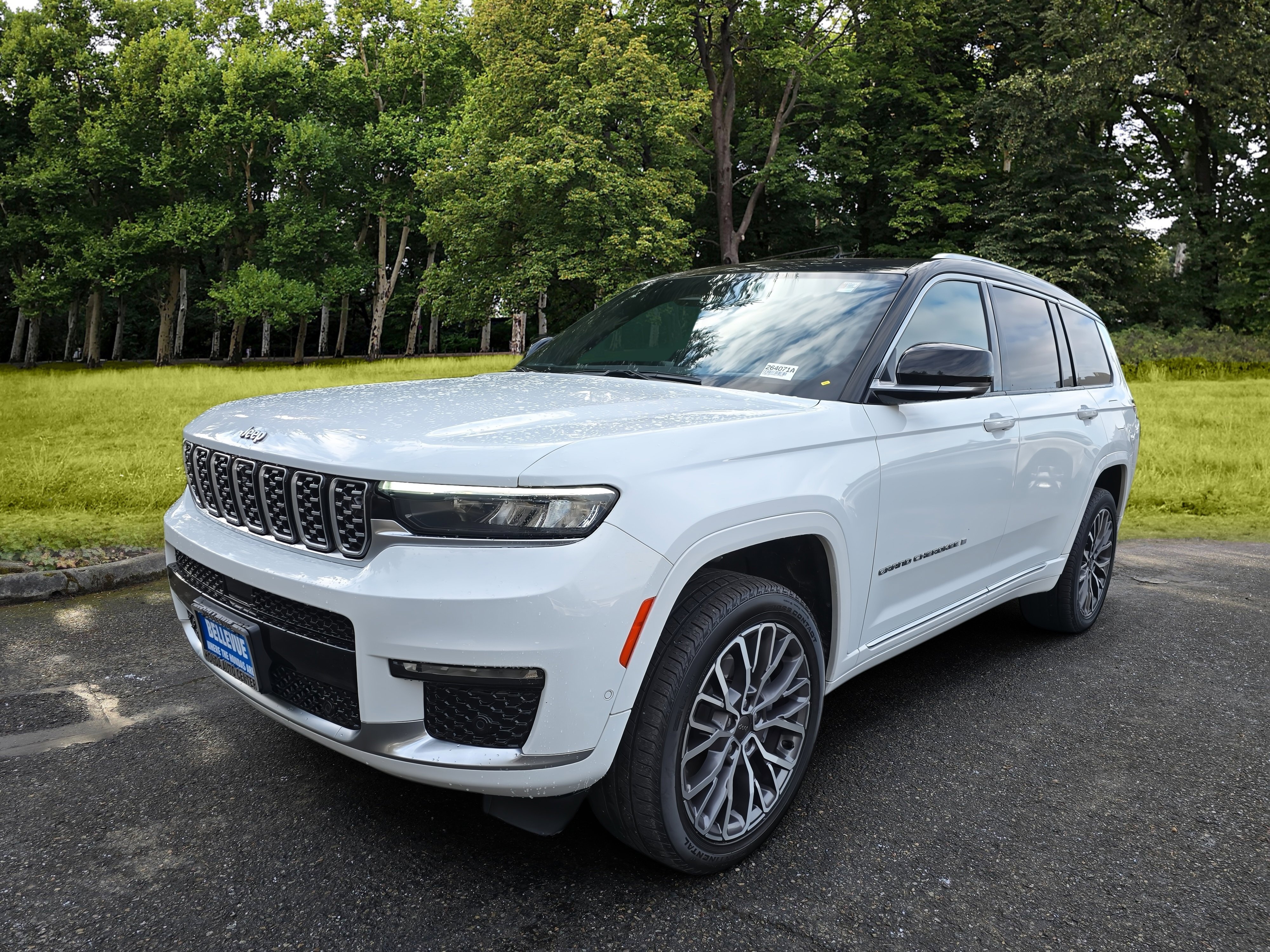 Used 2021 Jeep Grand Cherokee L Summit image 7