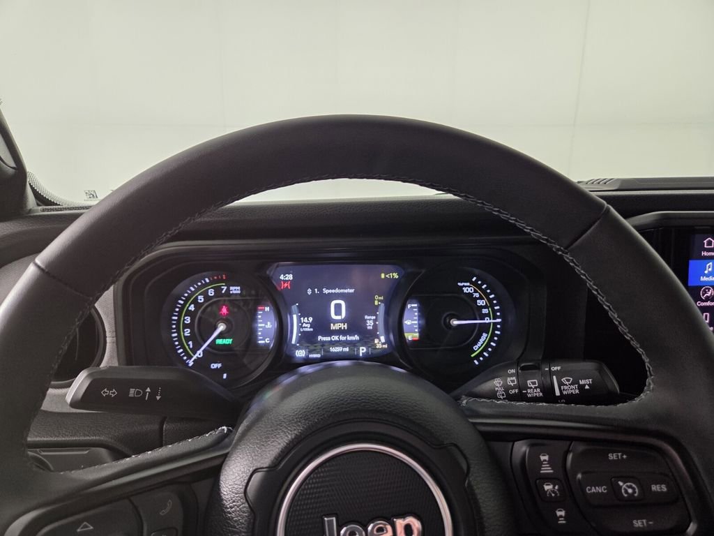 Certified 2025 Jeep Wrangler Willys image 18