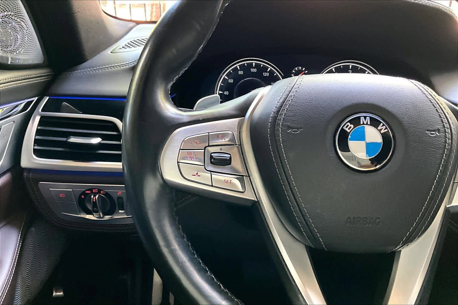 Used 2018 BMW 750i RWD image 23