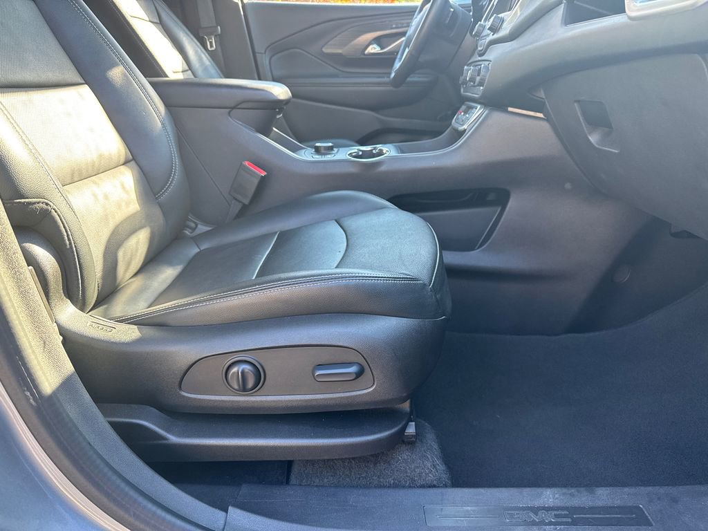 Certified 2024 GMC Terrain SLT image 13