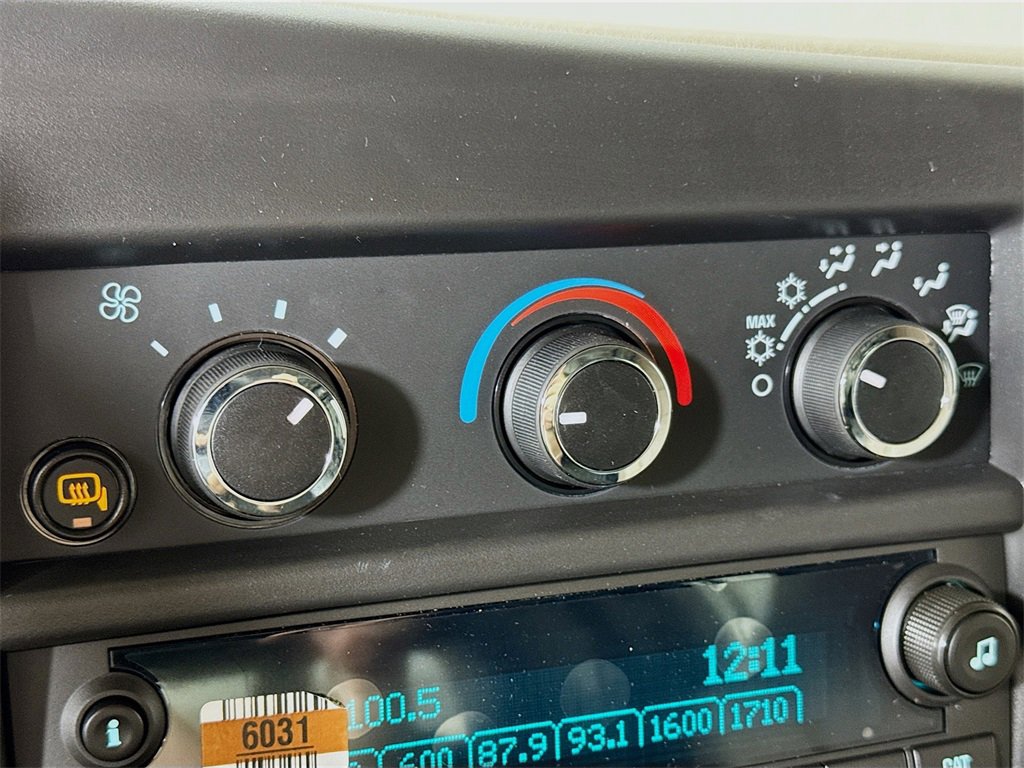 New 2025 Chevrolet Express 3500 w/ Driver Convenience Package image 9