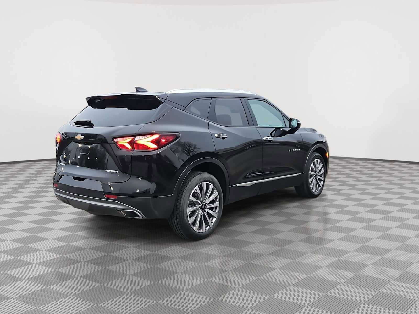 Certified 2022 Chevrolet Blazer Premier w/ Enhanced Convenience Package image 8