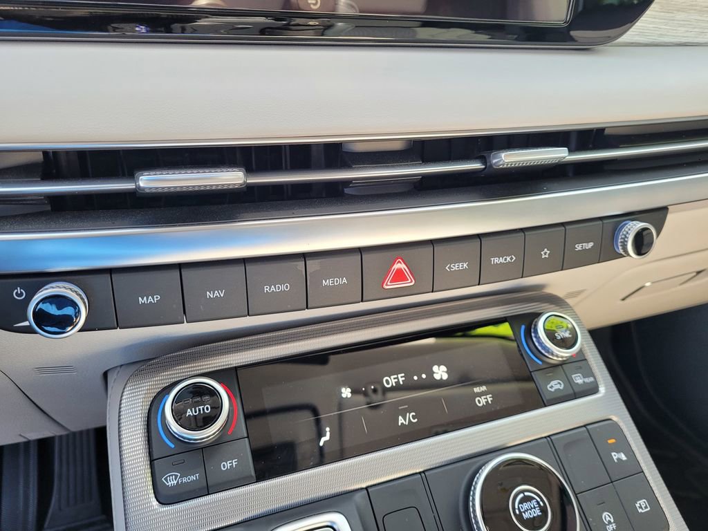 Used 2025 Hyundai Palisade Calligraphy FWD image 19