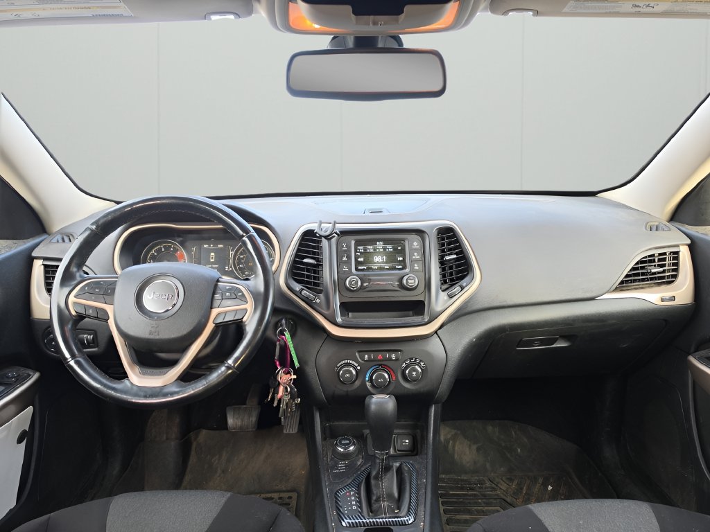 Used 2018 Jeep Cherokee Latitude w/ Altitude Package AWD/4WD image 12