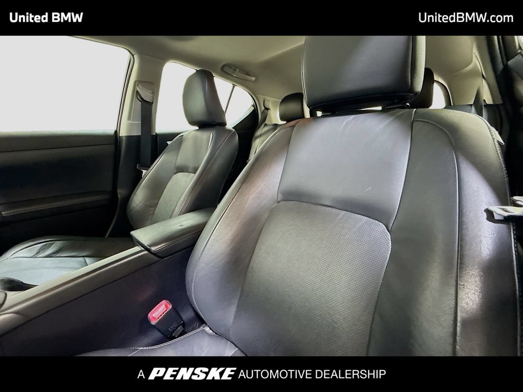 Used 2012 Lexus CT 200h Premium w/ Leather Pkg FWD image 5