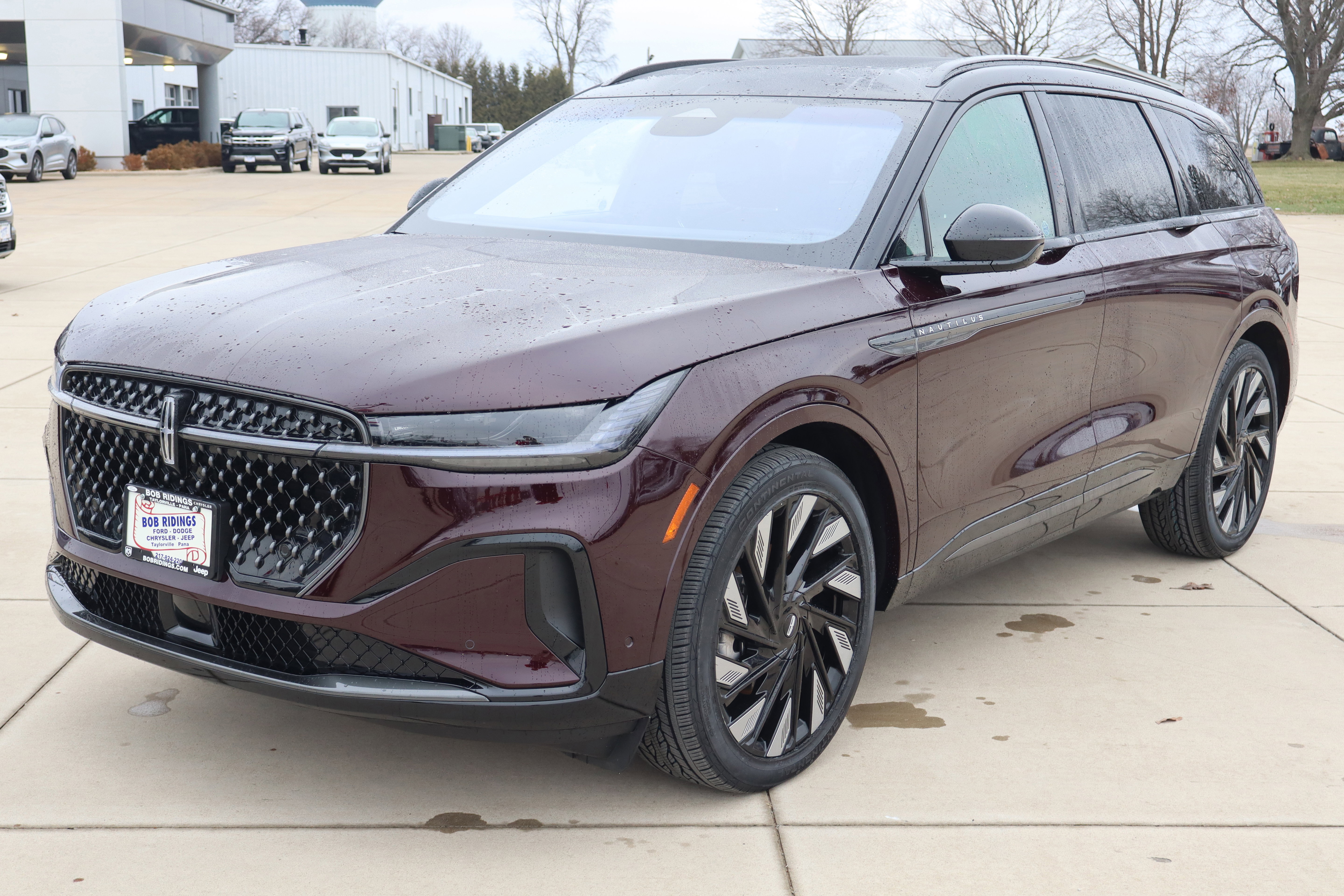 Used 2024 Lincoln Nautilus Reserve w/ Equipment Group 202A image 2