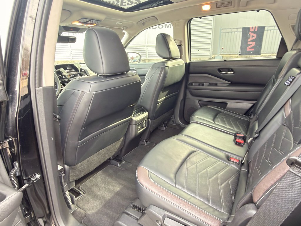 Certified 2024 Nissan Pathfinder Platinum w/ Cargo Package FWD image 22