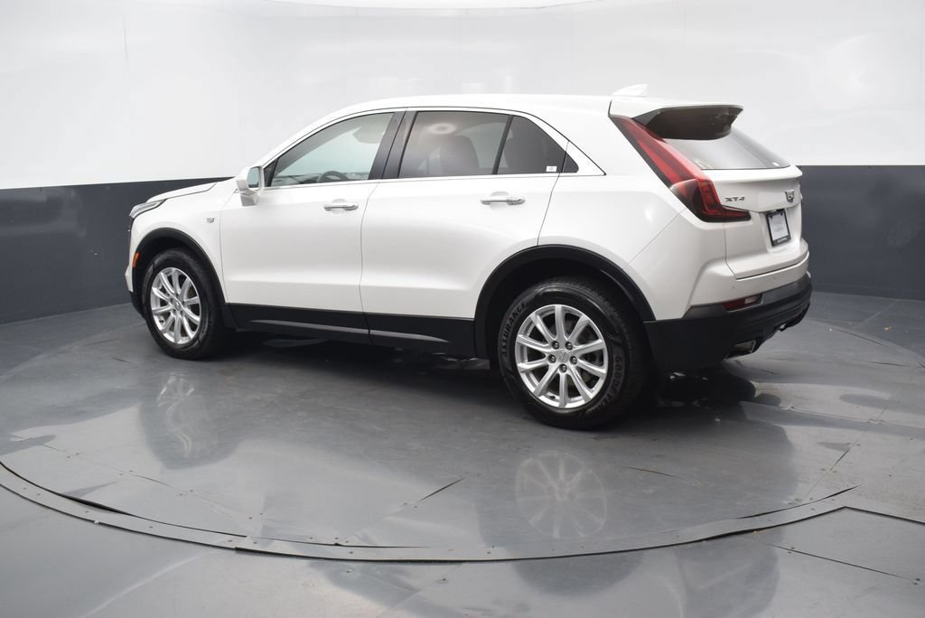 Used 2021 Cadillac XT4 Luxury w/ Driver Awareness Package FWD image 3