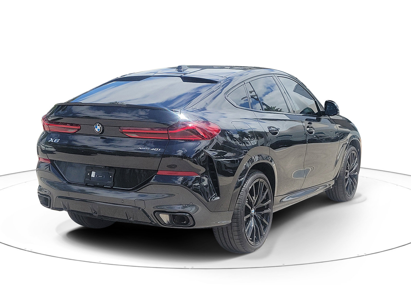 Used 2025 BMW X6 xDrive40i w/ Premium Package image 4