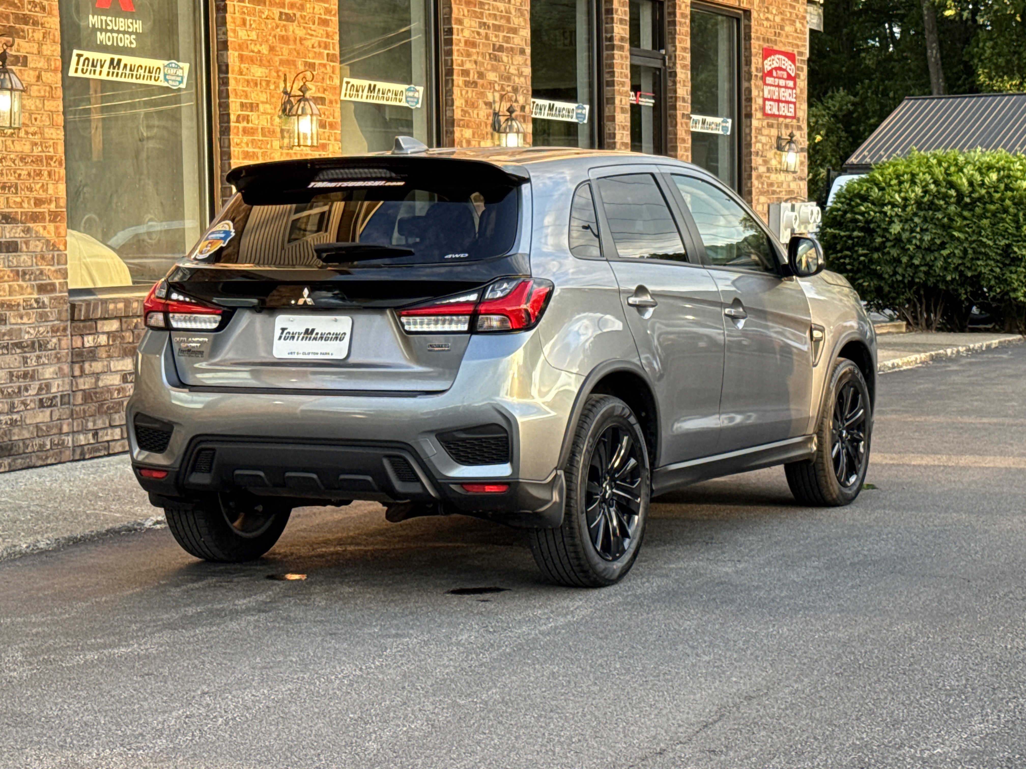 Used 2024 Mitsubishi Outlander Sport LE AWD/4WD image 5