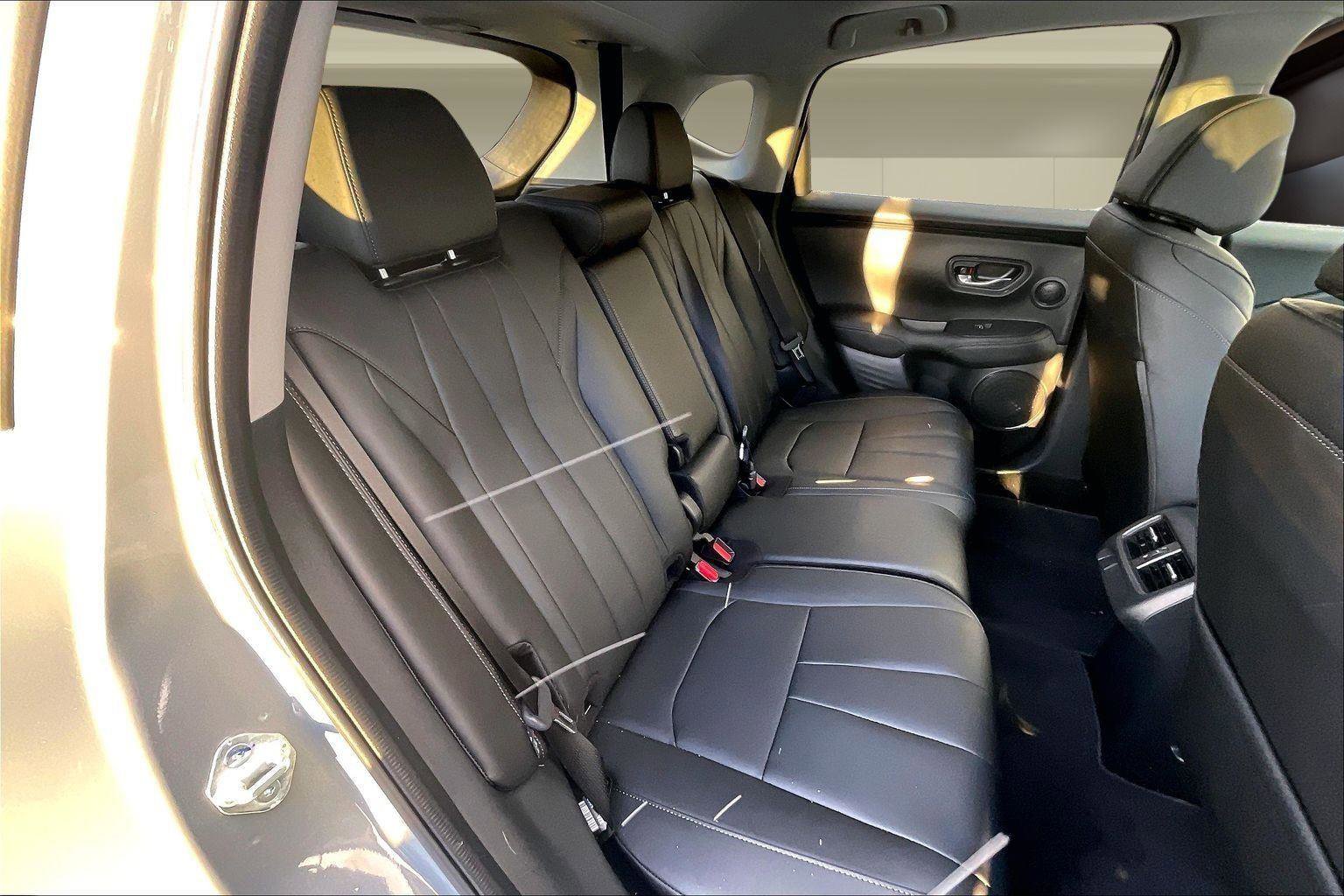 Certified 2025 Acura ADX FWD image 29