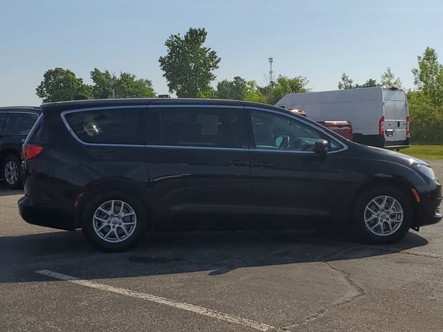 Used 2024 Chrysler Voyager LX FWD image 9