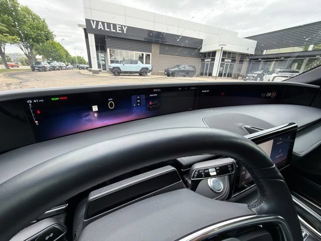 Used 2024 Lincoln Nautilus Reserve w/ Equipment Group 203A AWD/4WD image 12