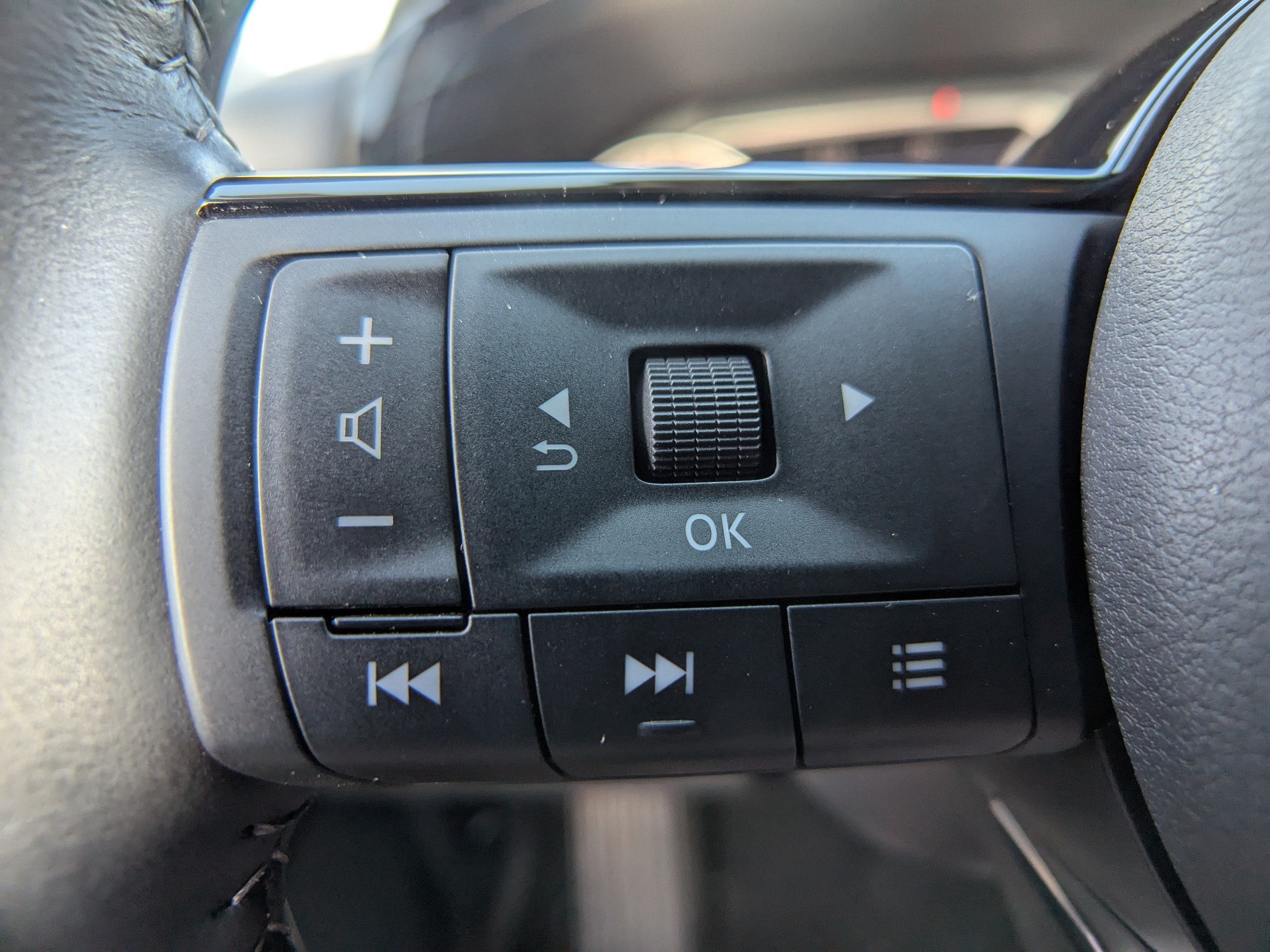Used 2023 Nissan Pathfinder SL w/ Black Appearance Package AWD/4WD image 27
