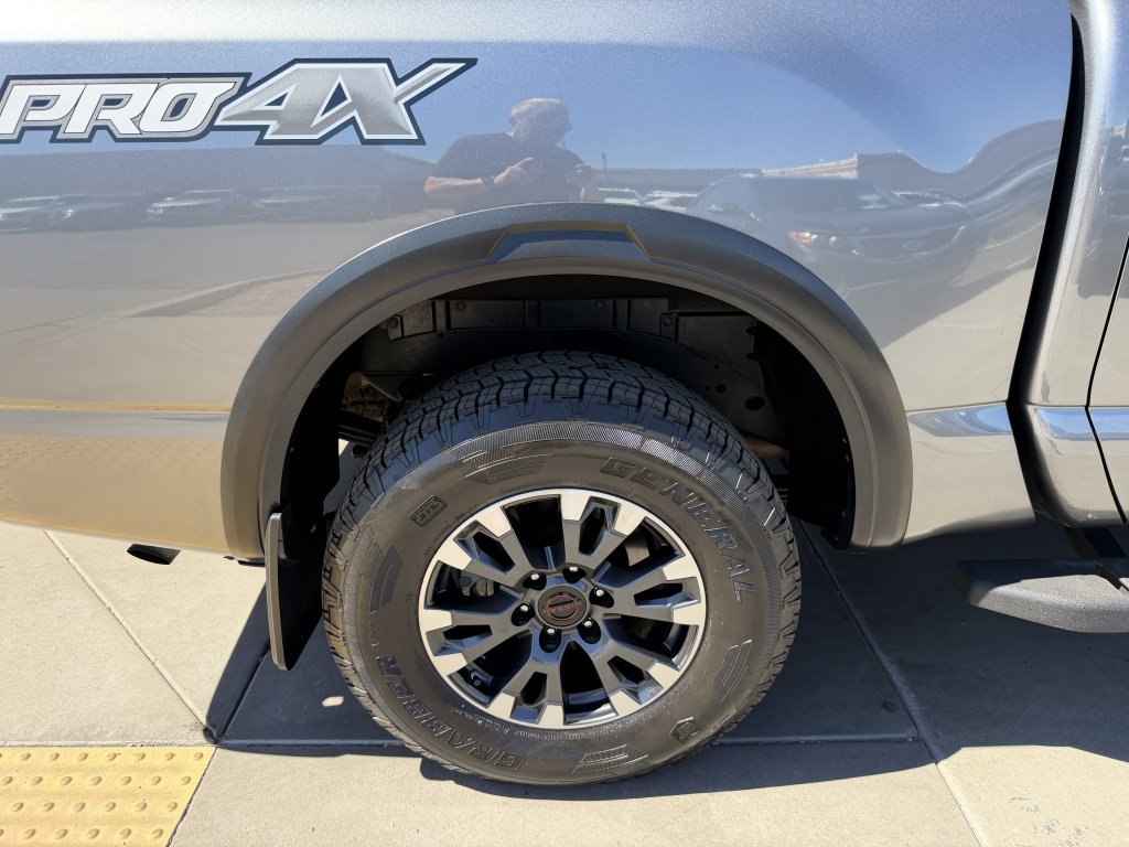 Used 2024 Nissan Titan PRO-4X w/ Pro-4x Convenience Package image 15