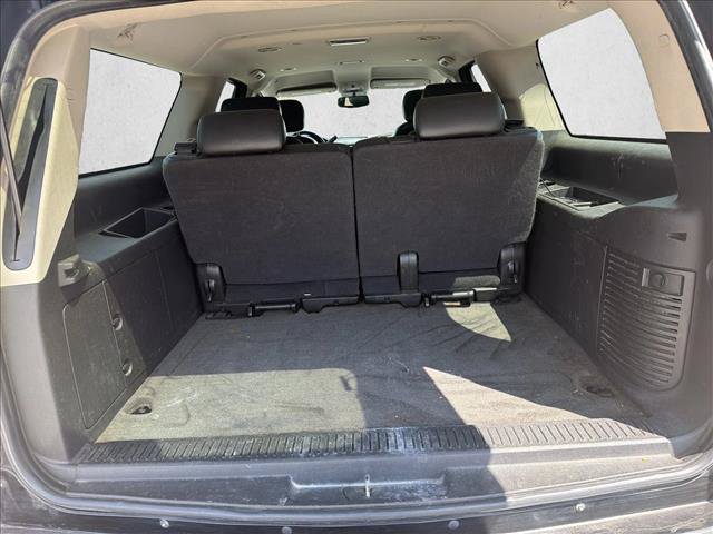 Used 2010 Chevrolet Suburban LT w/ Luxury Package RWD image 19