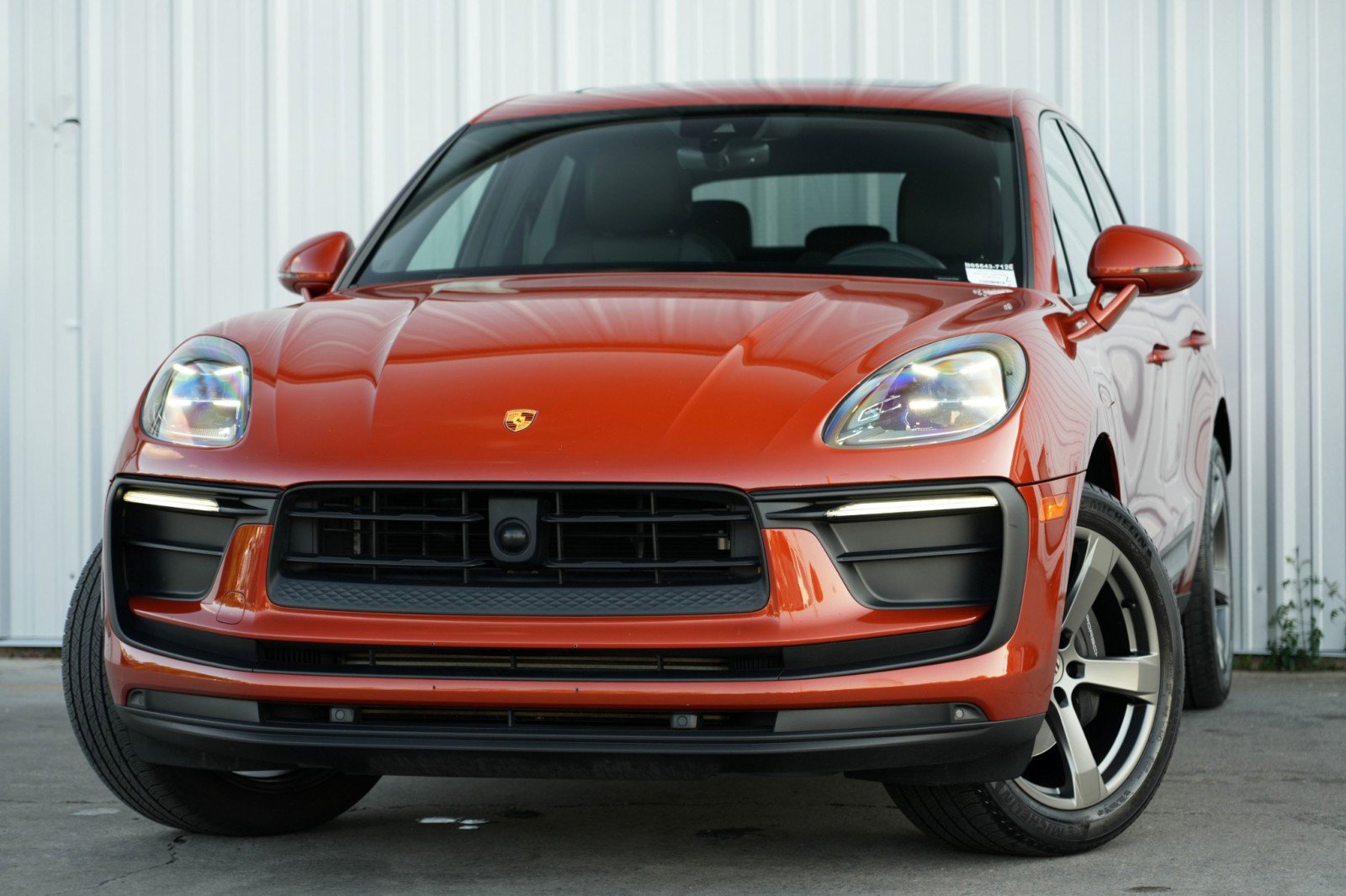 Used 2023 Porsche Macan image 3